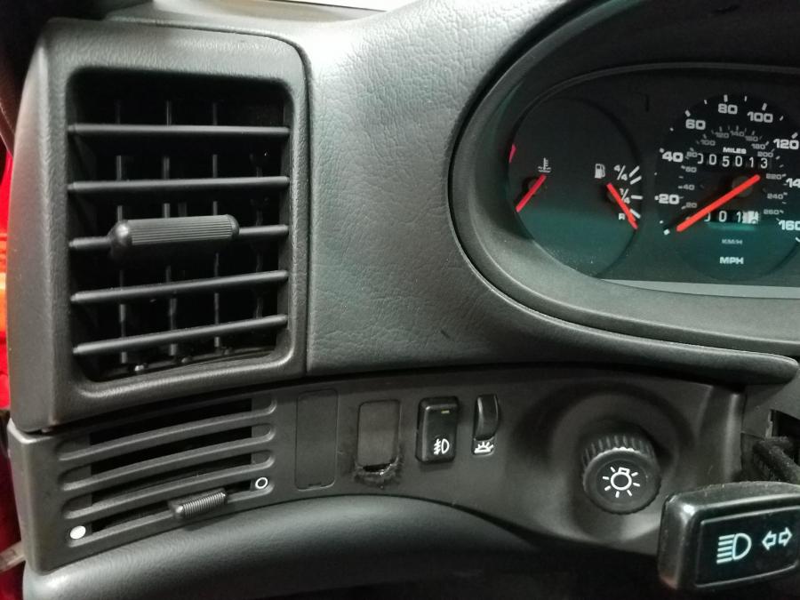 Детали интерьера Porsche 944 Turbo 1986 года  (фото 92 из 149)